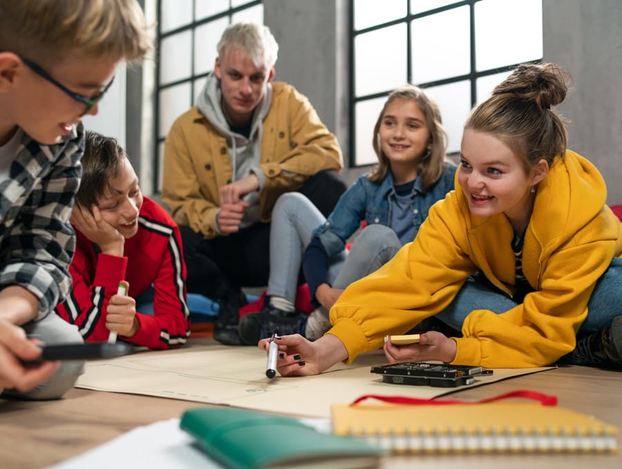 Junge Köpfe, große Ideen: MINT-Projekte der Jugend Junge Köpfe, große Ideen: MINT-Projekte der Jugend