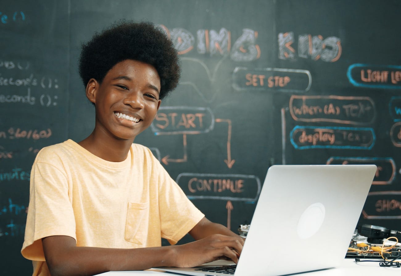 Smart Solutions: Jugendprojekte in Coding & KI Smart Solutions: Jugendprojekte in Coding & KI<br />